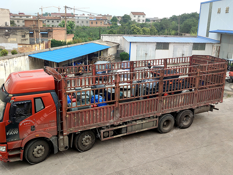 2PG1208大型液壓對輥破碎機發貨圖片