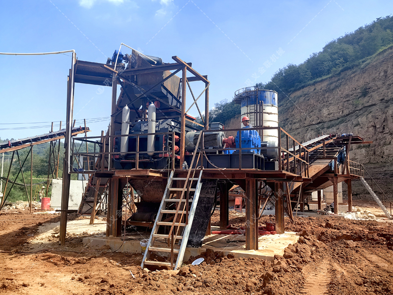 時產(chǎn)150噸選哪個型號液壓對輥破碎機？