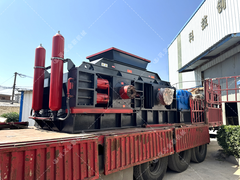 顎破 + 對(duì)輥制砂機(jī)組合：為啥這條生產(chǎn)線被稱為 “黃金搭檔”？